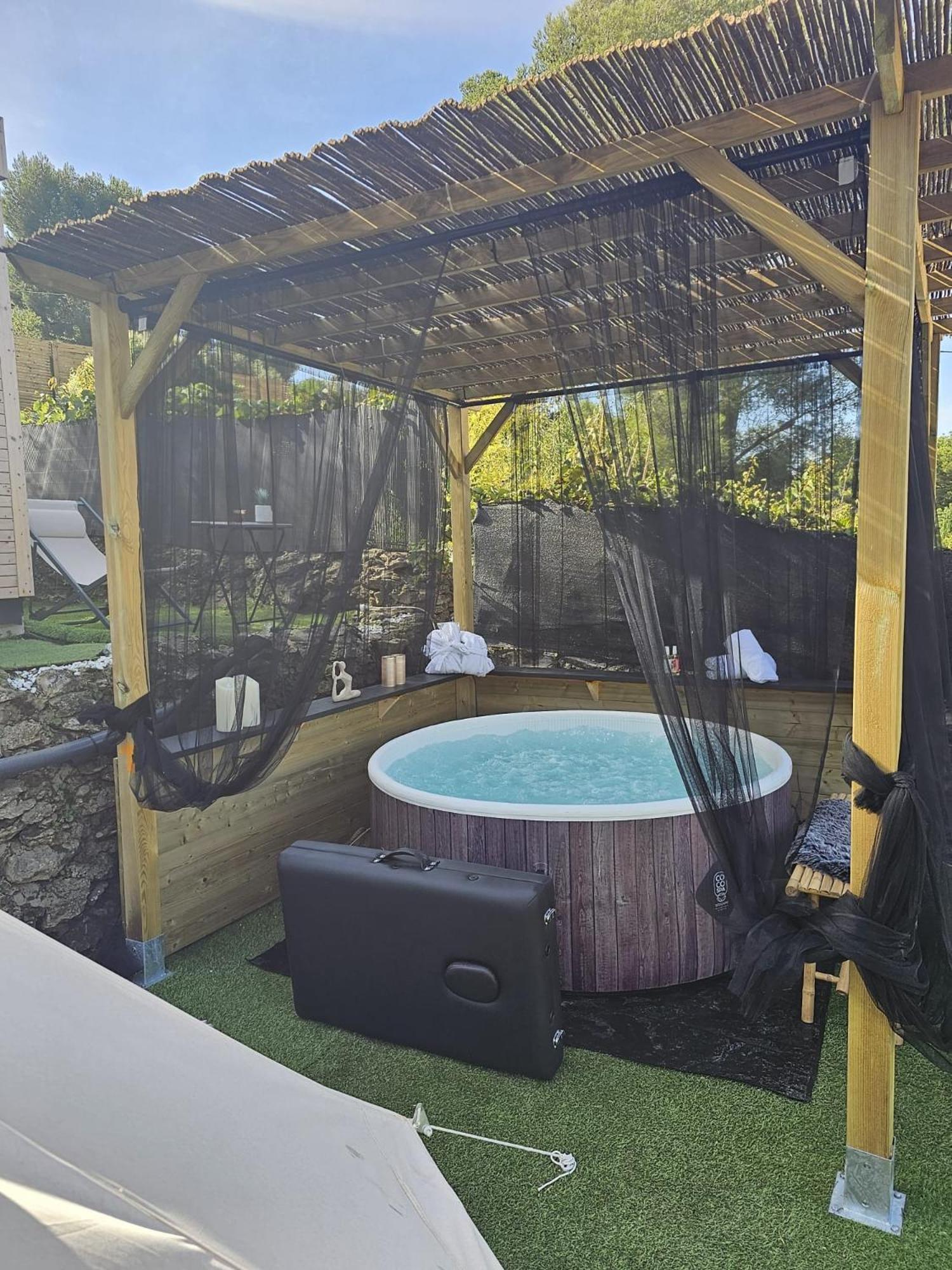 Le Nid Des Calanques Et Son Jacuzzi Apartment มาร์กเซย ภายนอก รูปภาพ