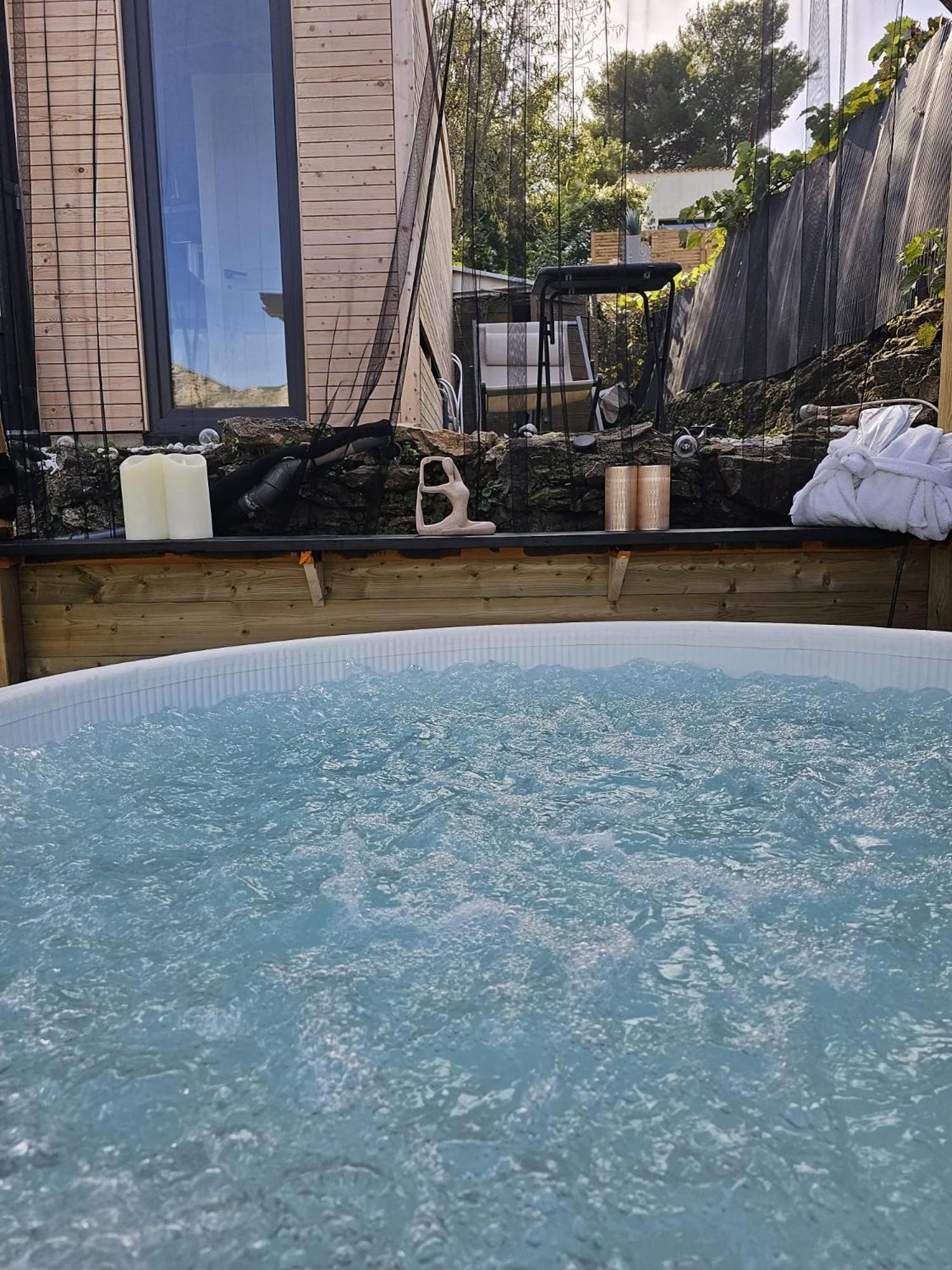 Le Nid Des Calanques Et Son Jacuzzi Apartment มาร์กเซย ภายนอก รูปภาพ